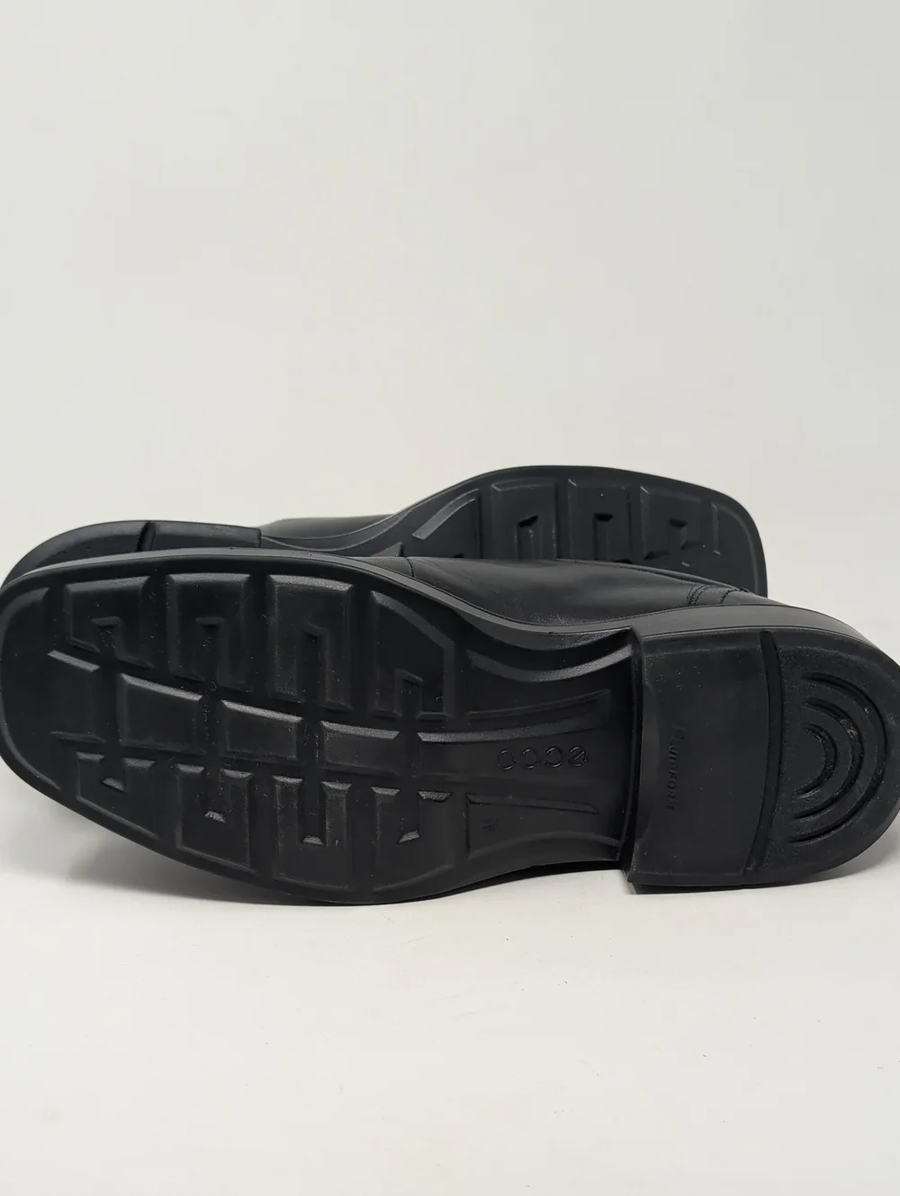 Ecco Helsinki 2 Men’s Black Leather Slip-On Loafers